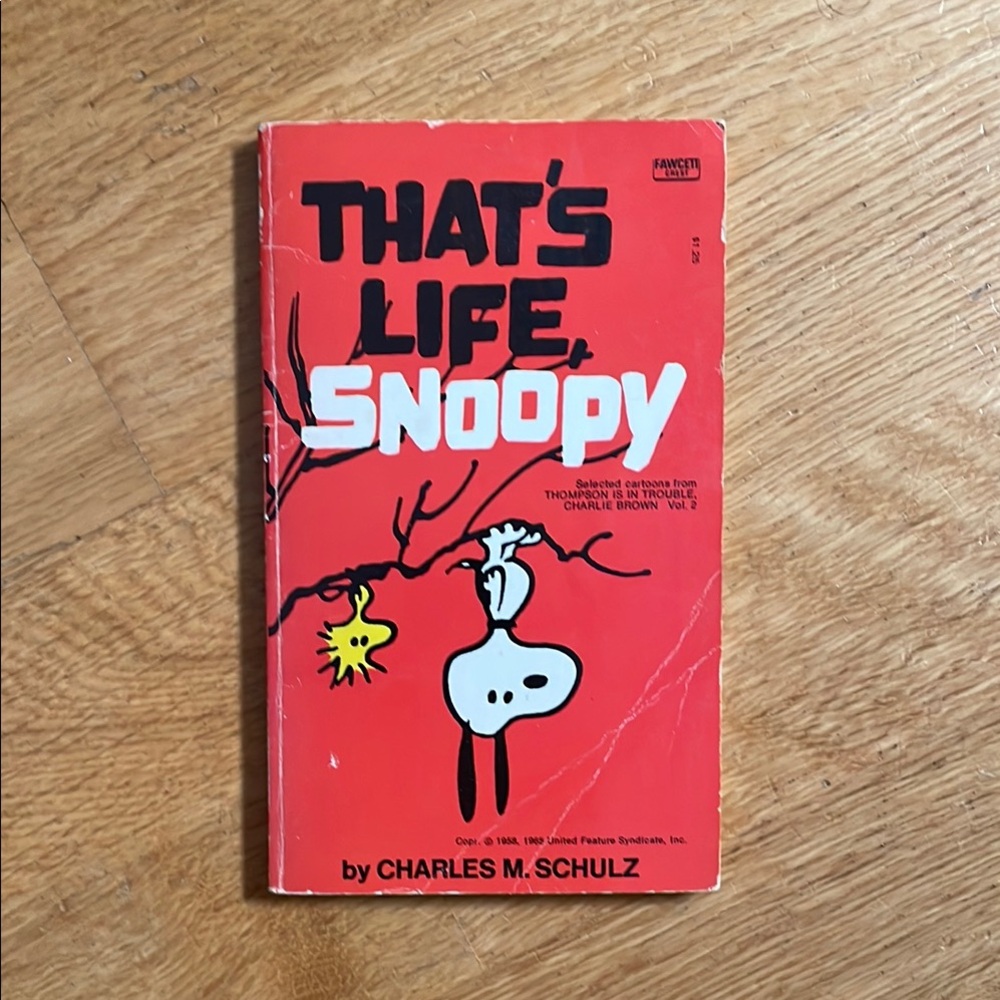 Vintage 70s Peanuts Snoopy paperback